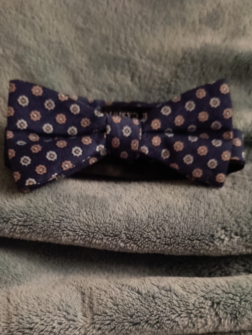 Vince Camuto Navy Bow Tie with Beige and White Floral Medallions